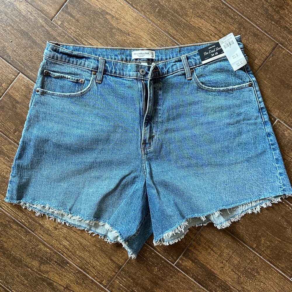 Abercrombie & Fitch Dad shorts